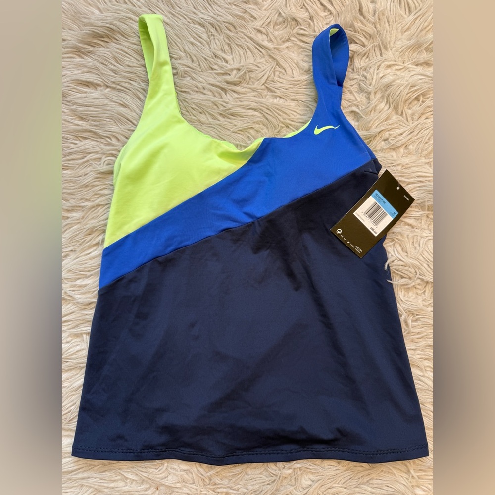 NEWNike women’s medium tank top with built in sports bra.
